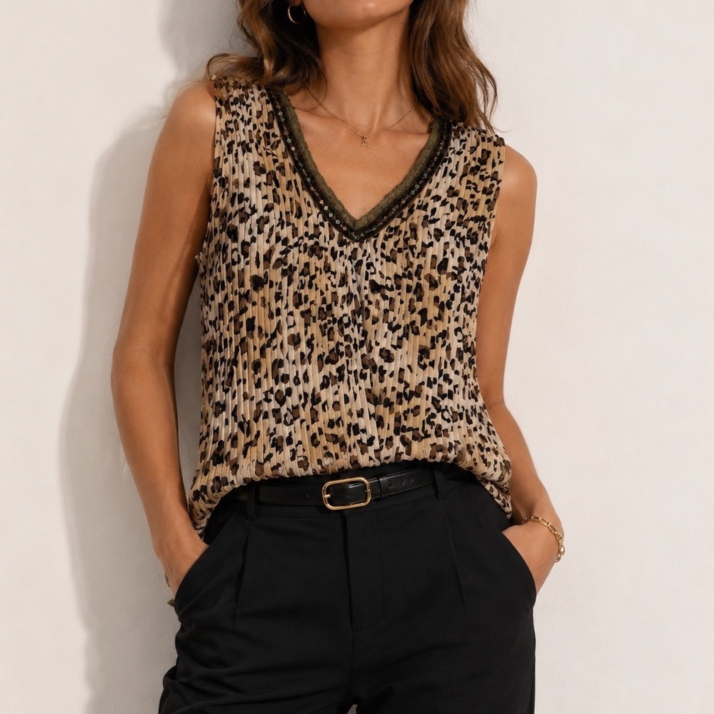 Cato Woman Leopard Print Plisse V-Neck Sequin Trim Sleeveless Top Brown 18/20 aa